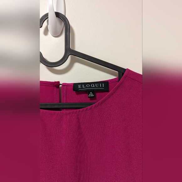 Eloquii Short Sleeve Top with Pleat Detail, Size 16 - Picture 4 of 6